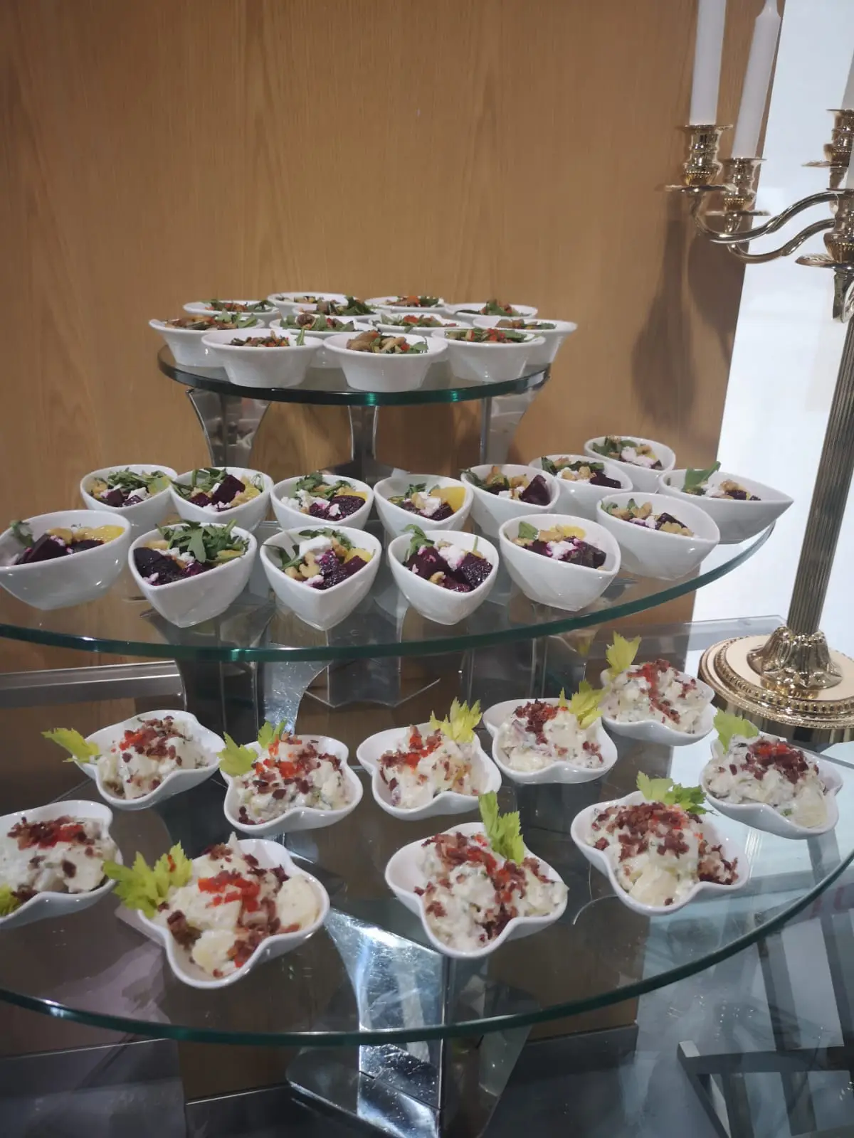 Individual gourmet salad portions